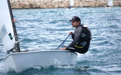 YOLE OK – Timothée PETETIN survole le Championnat International de Méditérranée